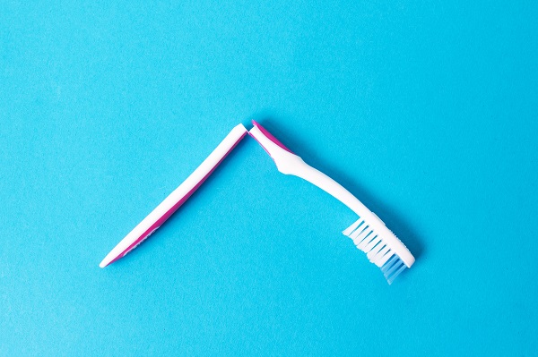 Get A Broken Tooth Treated To Avoid Complications
