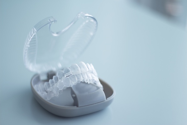 Adjusting To Life With Invisible Braces